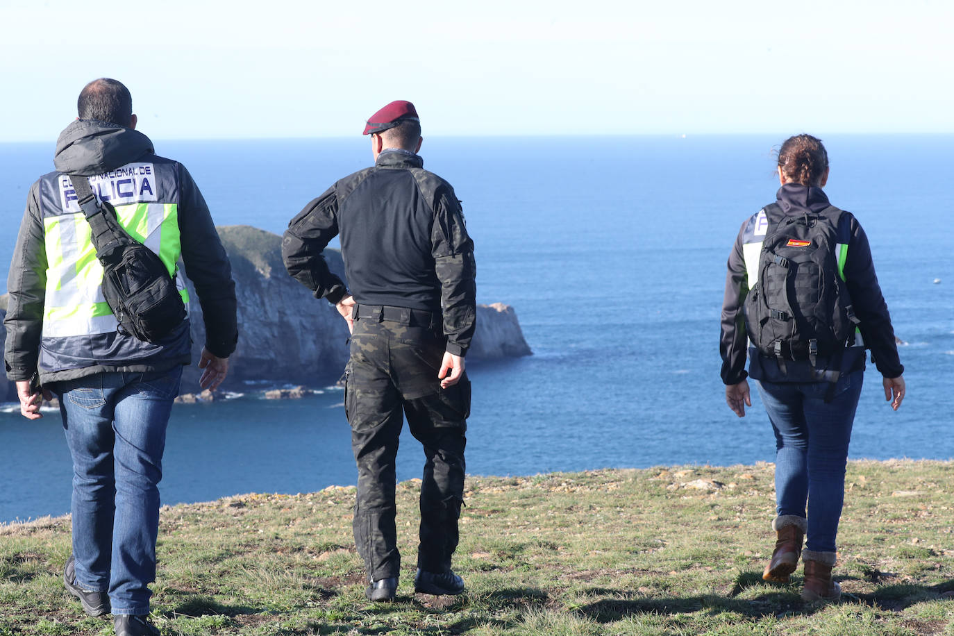 Fotos: Reanudan en el Cabo Peñas la búsqueda de la joven Sandra Bermejo