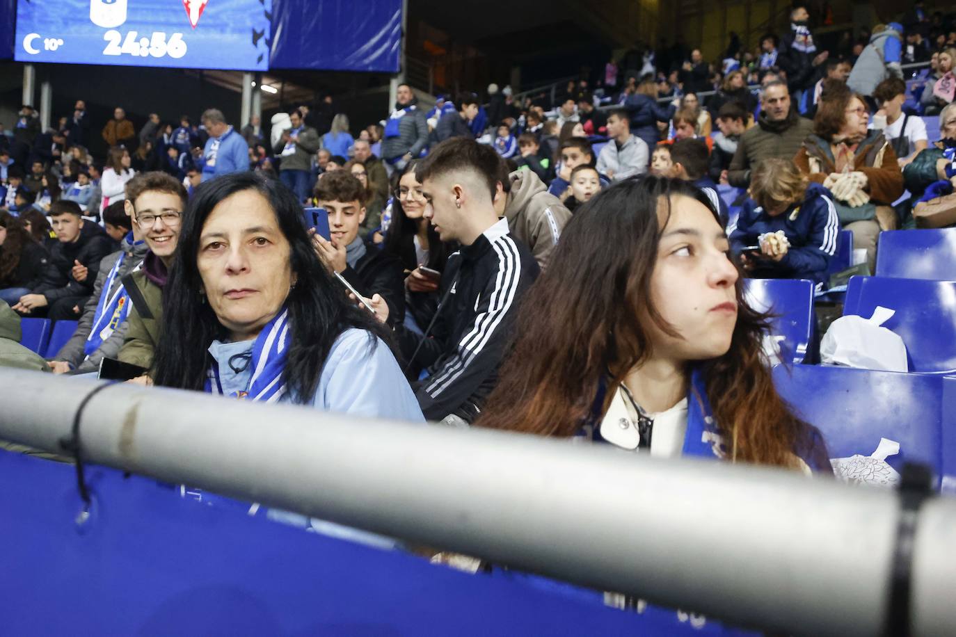 Fotos: ¿Estuviste en el derbi asturiano Real Oviedo - Sporting? ¡Búscate en el Tartiere!