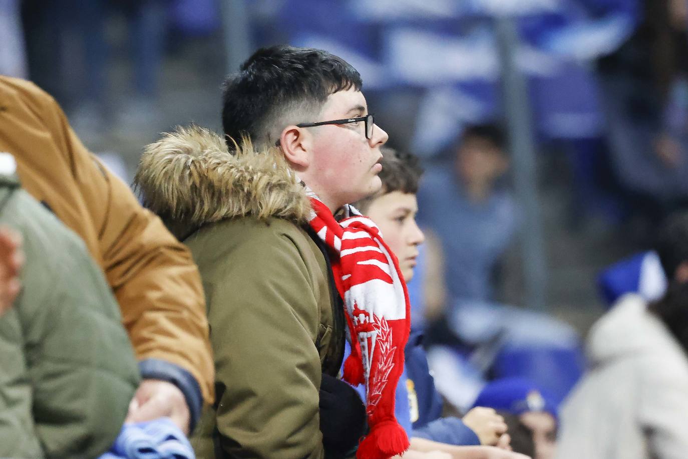 Fotos: ¿Estuviste en el derbi asturiano Real Oviedo - Sporting? ¡Búscate en el Tartiere!