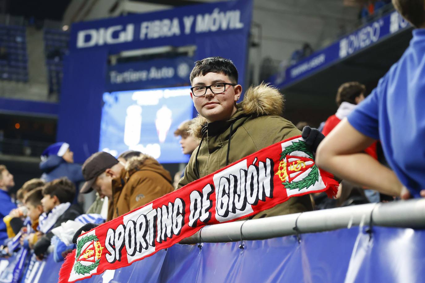 Fotos: ¿Estuviste en el derbi asturiano Real Oviedo - Sporting? ¡Búscate en el Tartiere!