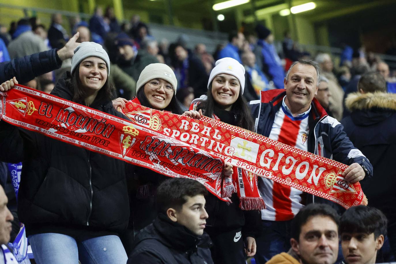 Fotos: ¿Estuviste en el derbi asturiano Real Oviedo - Sporting? ¡Búscate en el Tartiere!