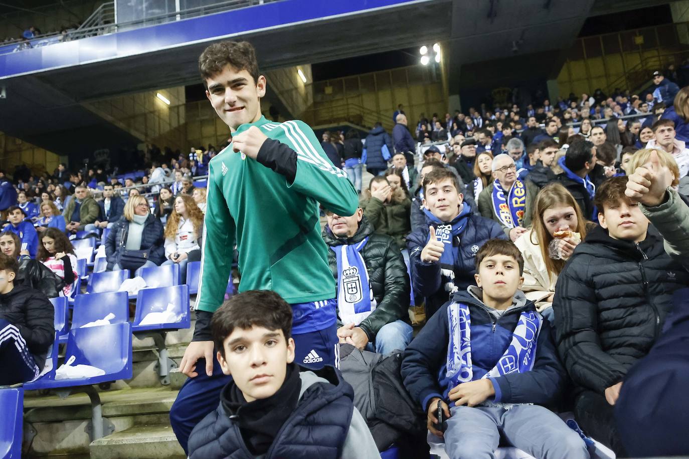 Fotos: ¿Estuviste en el derbi asturiano Real Oviedo - Sporting? ¡Búscate en el Tartiere!