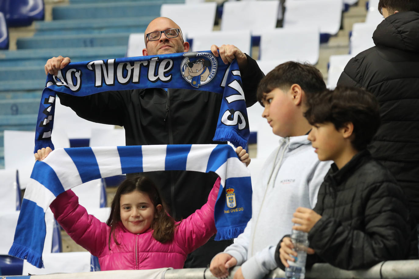 Fotos: ¿Estuviste en el derbi asturiano Real Oviedo - Sporting? ¡Búscate en el Tartiere!