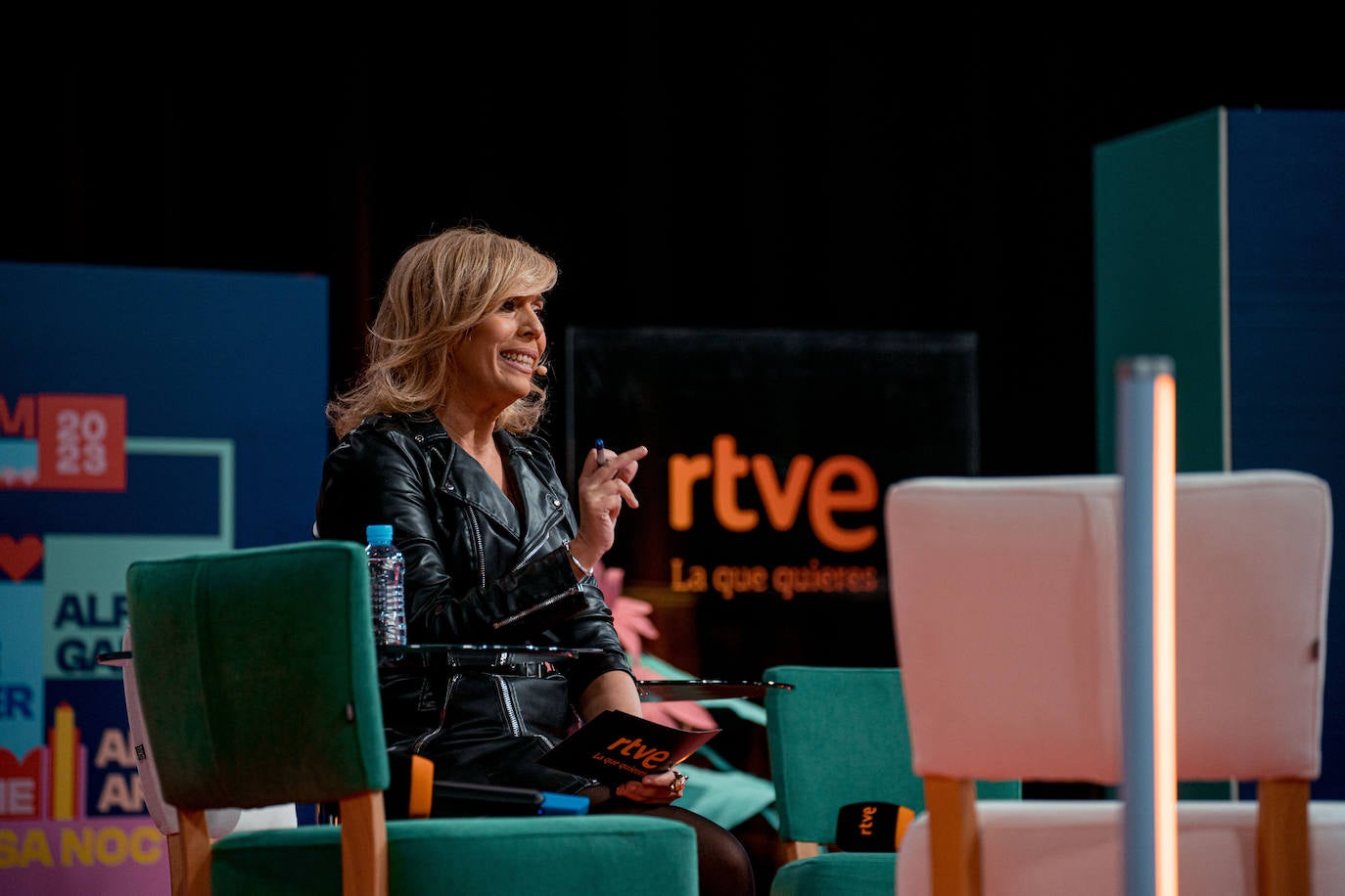 La directora de comunicación de TVE, María Eizaguirre, fue la encargada de conducir el acto de presentación de las 18 propuestas para el Benidorm Fest 2023. 