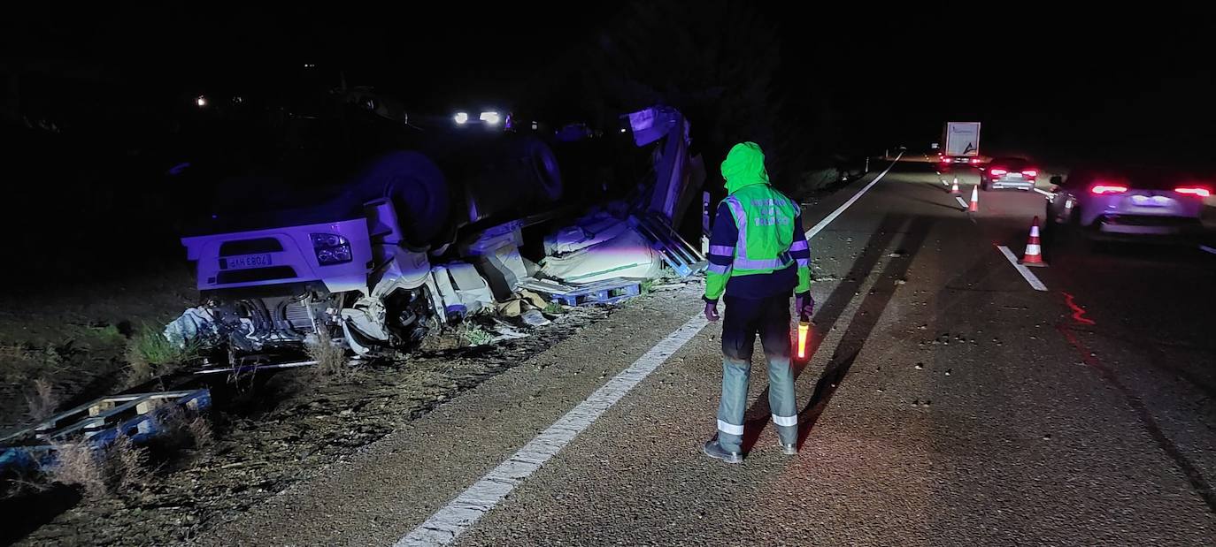 Fotos: Tragedia en Zamora: muere un camionero tras chocar con un autobús de la línea Madrid-Asturias