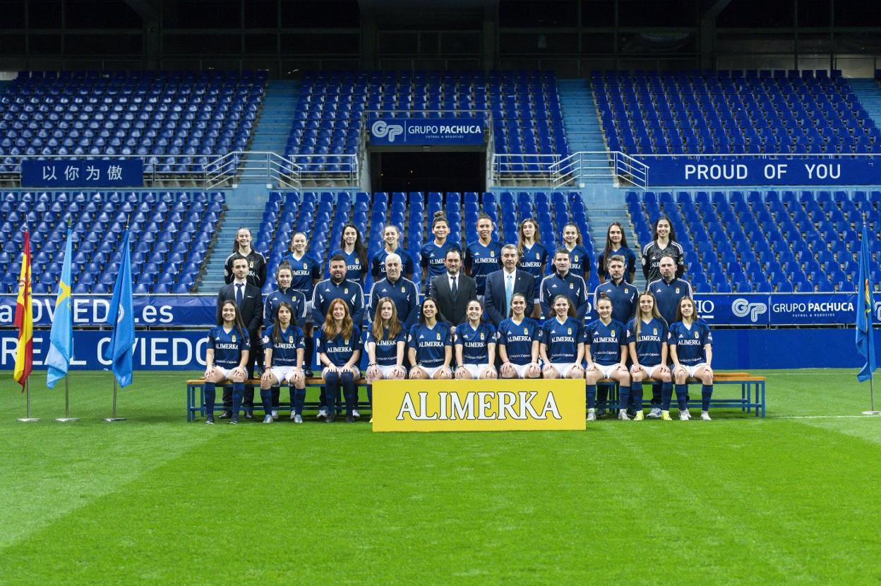 La plantilla del Oviedo Femenino hizo la foto oficial en el Carlos Tartiere. 