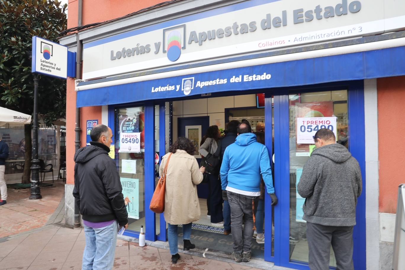 Fotos: Asturias celebra su suerte en la Lotería de Navidad