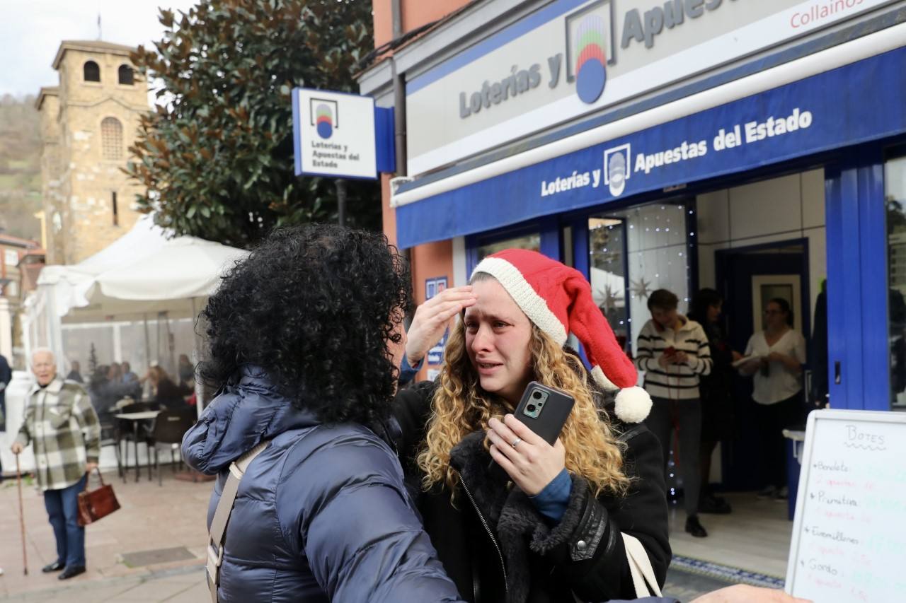 Fotos: Asturias celebra su suerte en la Lotería de Navidad