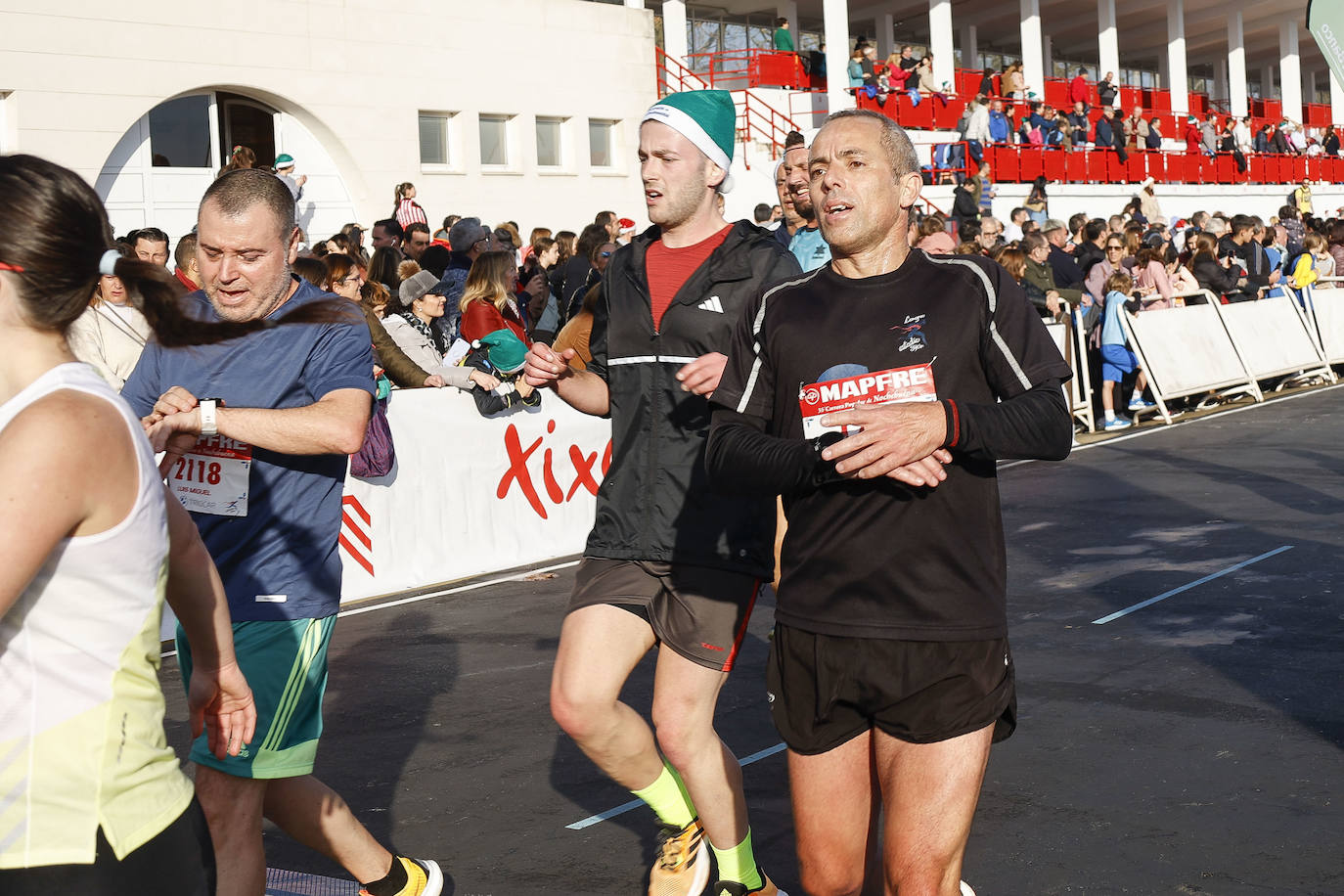 Fotos: ¿Participaste en la Carrera de Nochebuena de Gijón? ¡Búscate!