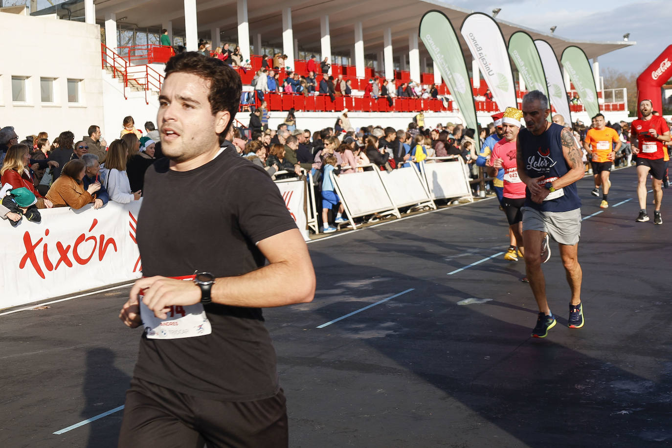 Fotos: ¿Participaste en la Carrera de Nochebuena de Gijón? ¡Búscate!