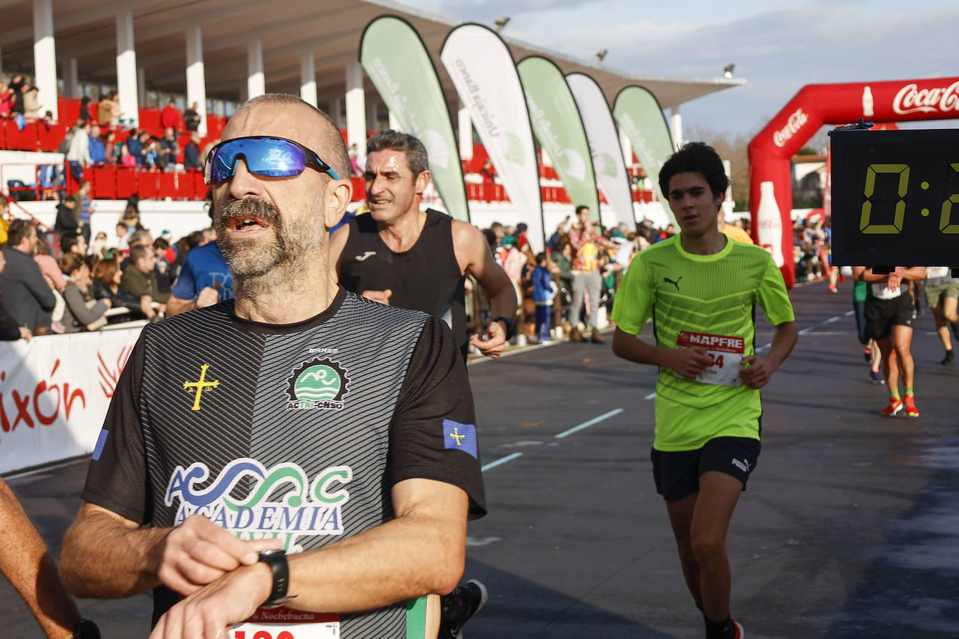 Fotos: ¿Participaste en la Carrera de Nochebuena de Gijón? ¡Búscate!