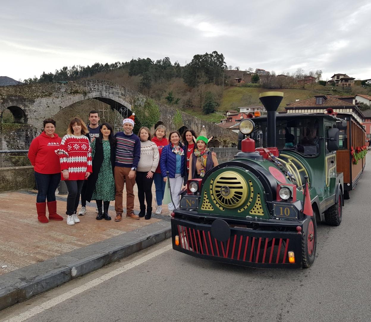 El tren navideño de Cangas de Onís vuelve a circular El Comercio