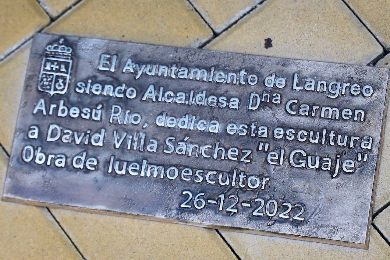 Fotos: David Villa se emociona con su estatua y el cariño de su gente