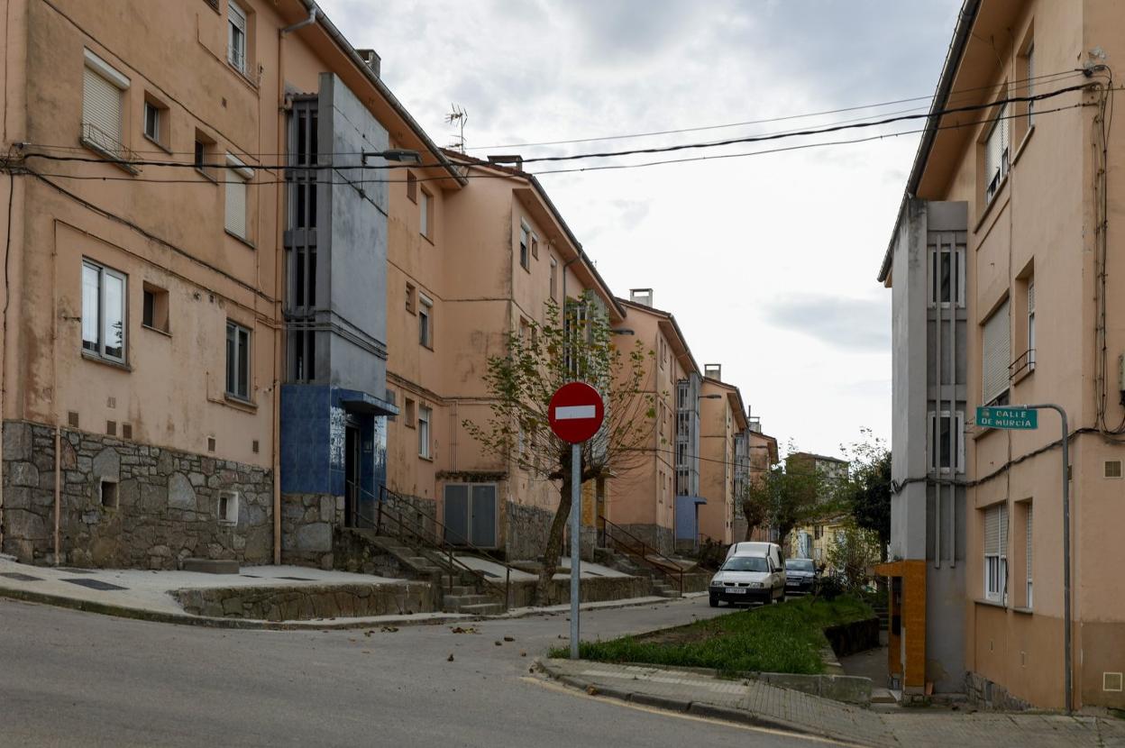 Los hechos sucedieron en un piso de la calle Murcia, en el barrio de La Carriona. 