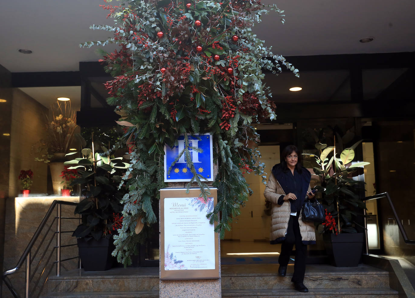 Fotos: Las luces y los adornos de Navidad que dan luz al comercio ovetense