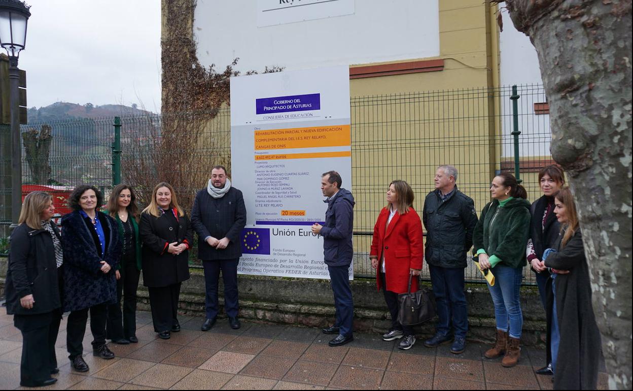 Acto institucional que marca el inicio de las obras en el IES Rey Pelayo de Cangas de Onís.