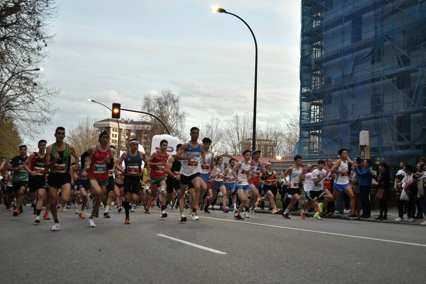 Fotos: Veinte mil asturianos a la carrera para despedir 2022