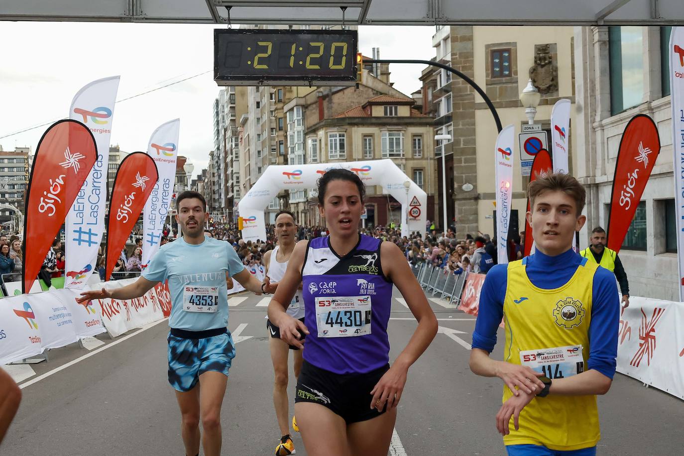 Fotos: Gijón, la más multitudinaria de toda Asturias