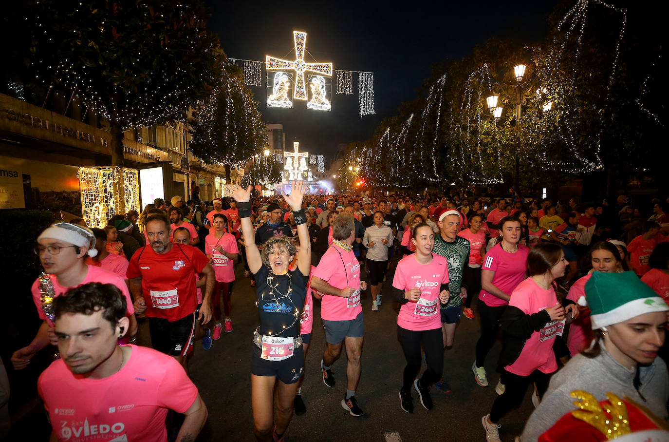 Fotos: Jaime Bueno y Mariam Benkert vencen en las calles de Oviedo