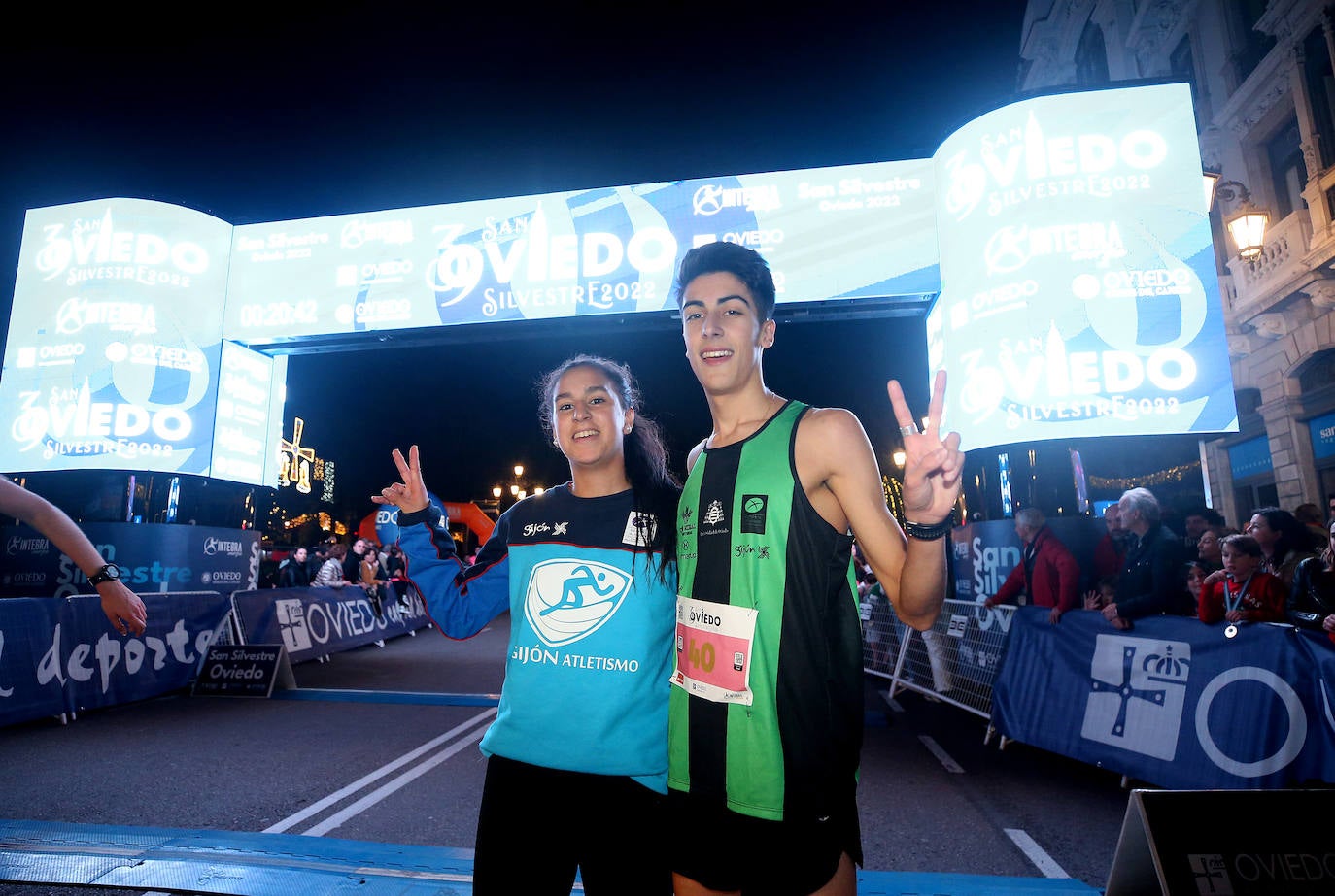 Fotos: Jaime Bueno y Mariam Benkert vencen en las calles de Oviedo