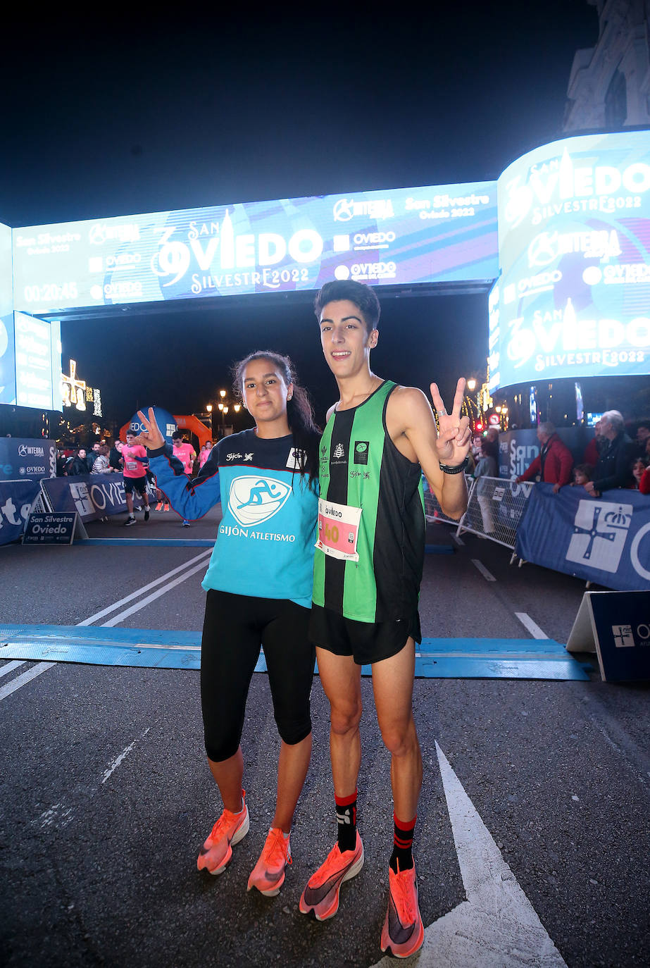 Fotos: Jaime Bueno y Mariam Benkert vencen en las calles de Oviedo