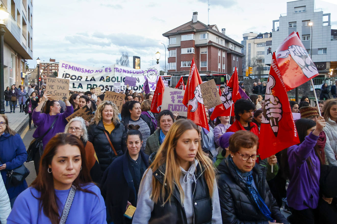 Gijón se echa a la calle por el 8M