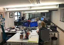 Las dependencias de la Tesorería municipal no cumplen con la altura mínima exigida por ley.