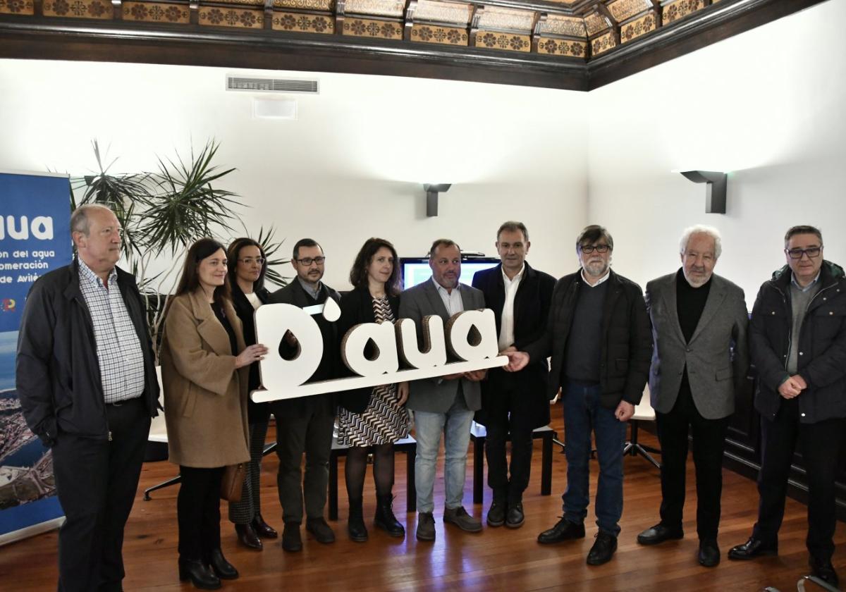 De izquierda a derecha, Antonio Rañón, Yasmina Triguero, Carmen Álvarez, Julio Pérez, Vanesa Mateo, Pelayo García, Jorge García, Alberto Tirador, Javier Vidal y José Jorge García Martín.