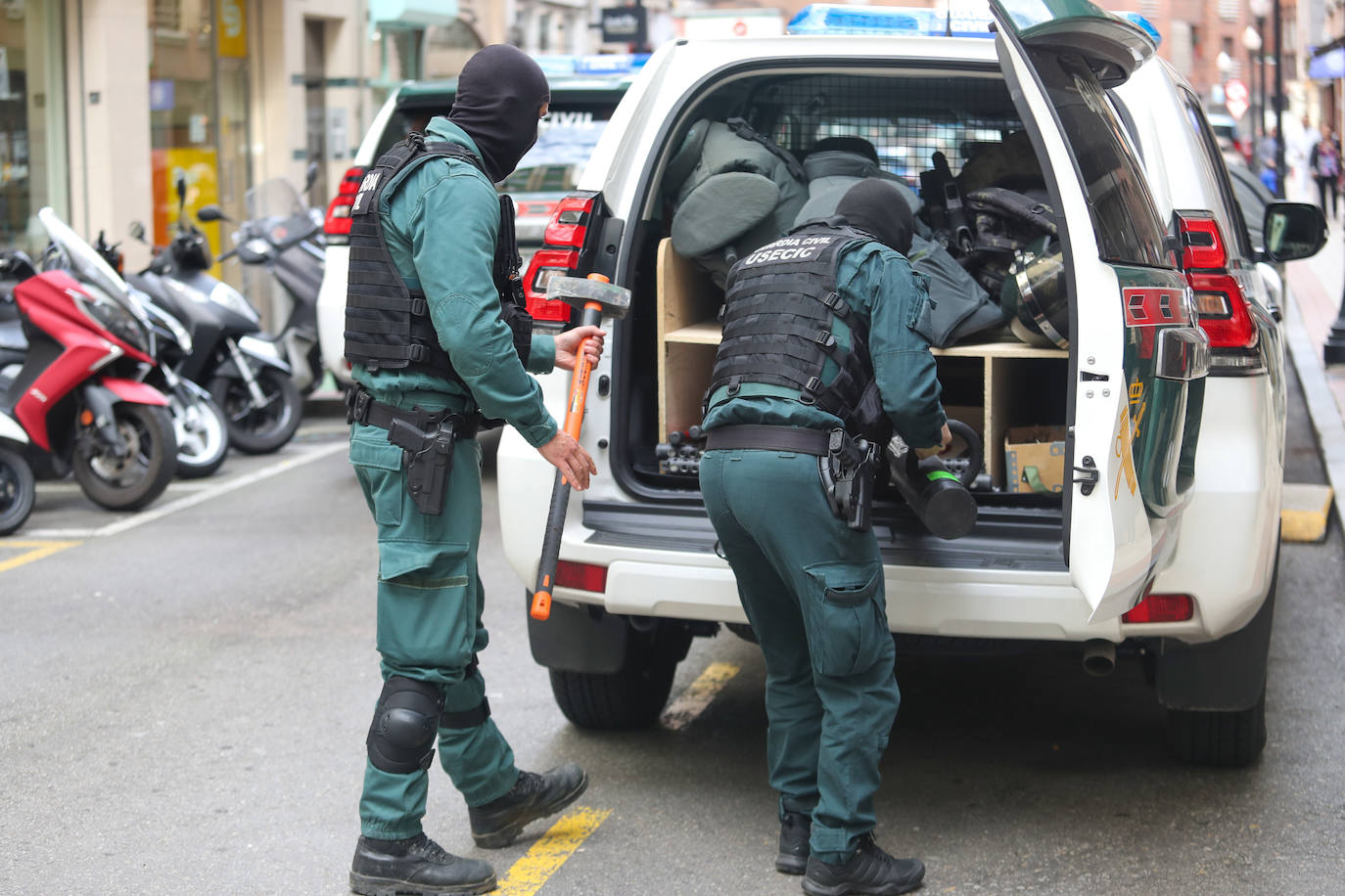 Amplio operativo de la Guardia Civil contra el tráfico ilegal de angulas