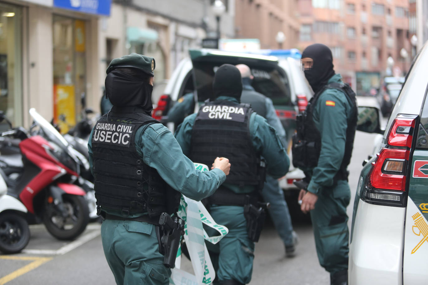 Amplio operativo de la Guardia Civil contra el tráfico ilegal de angulas