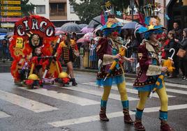 Diversión y colorido en el carnaval de Cangas de Onís