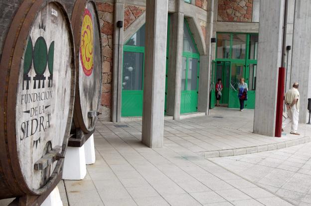 Exterior del Museo de la Sidra de Asturias, situado en la villa de Nava