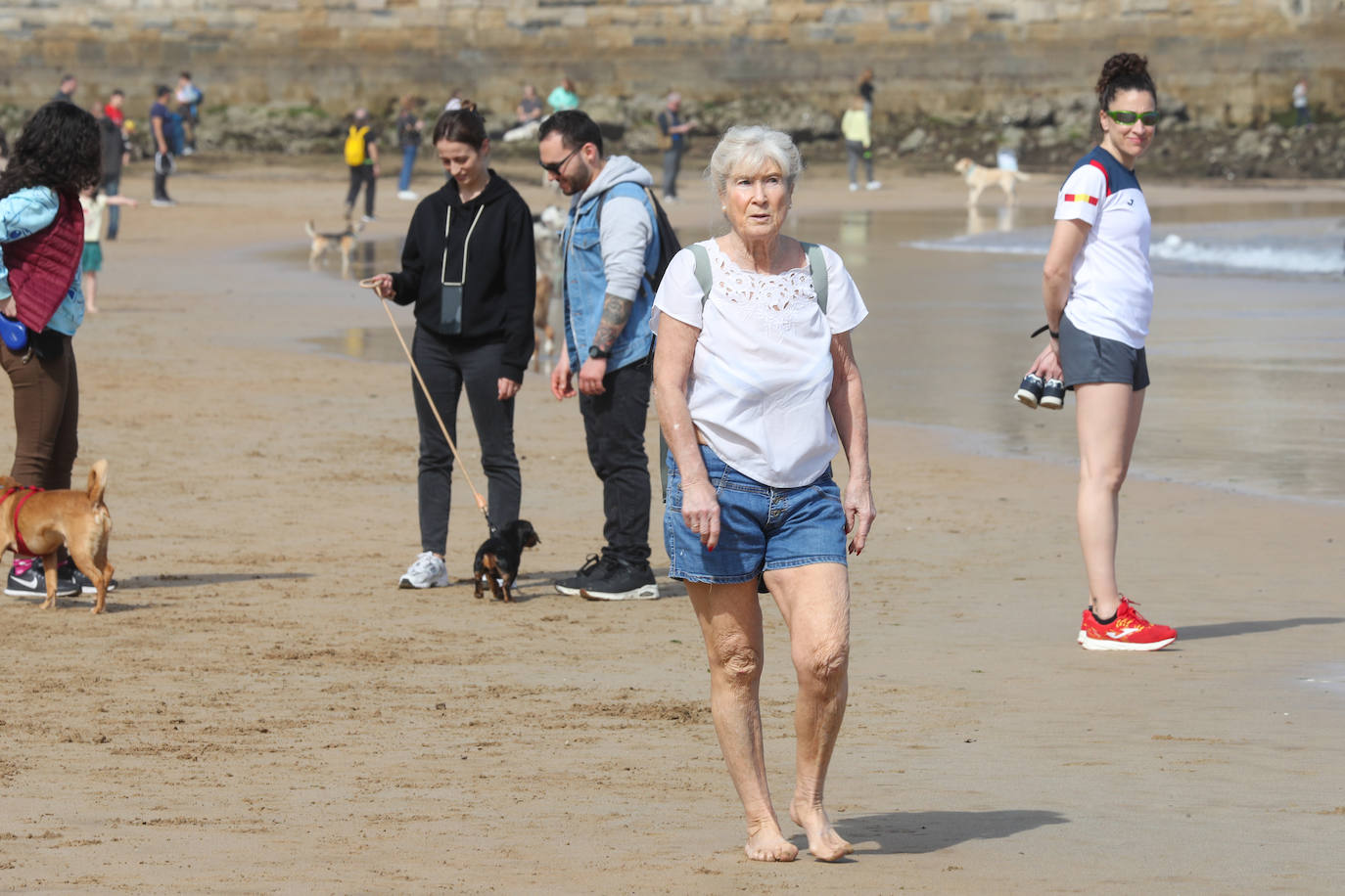 Día de playa a 25 grados en marzo