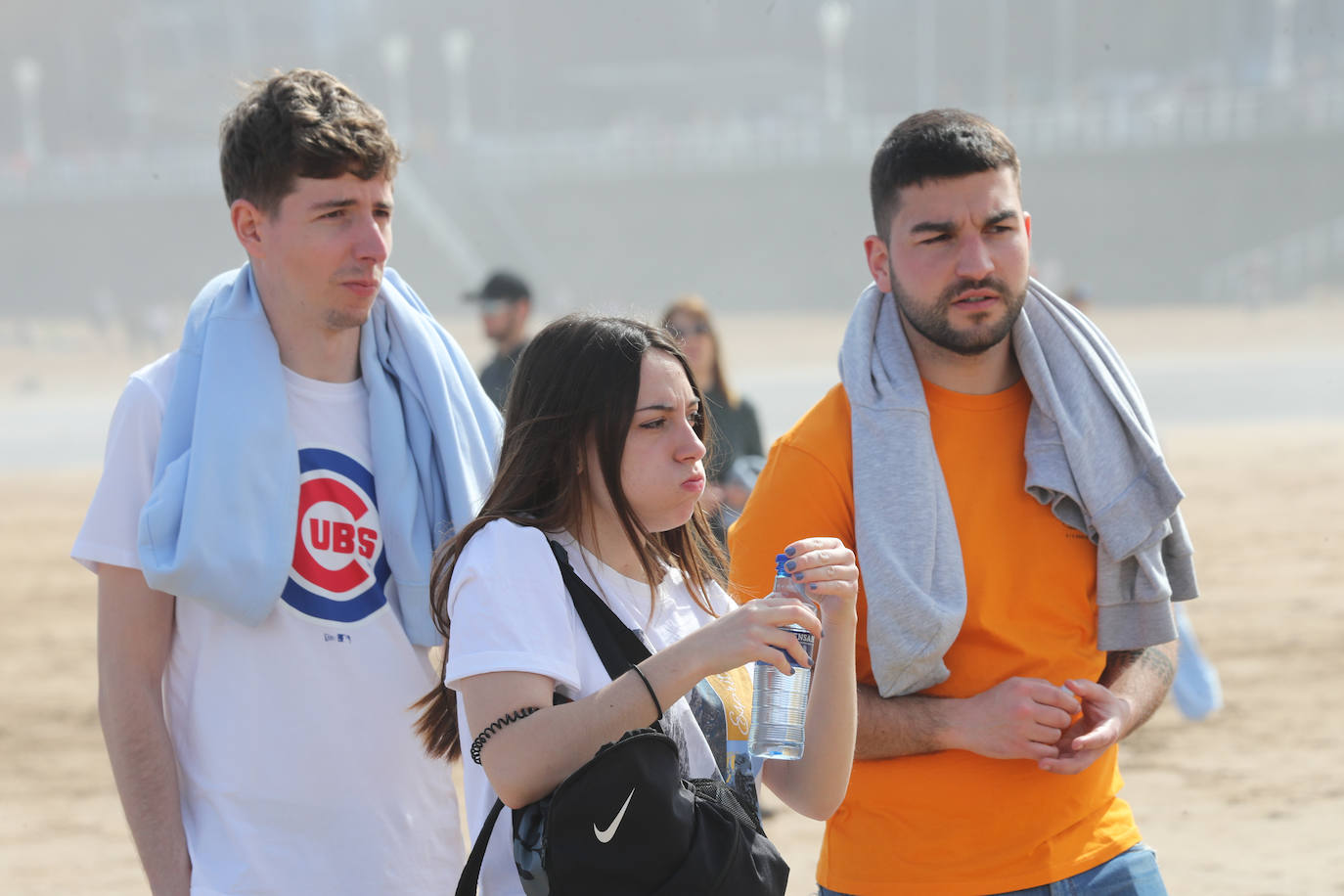 Día de playa a 25 grados en marzo