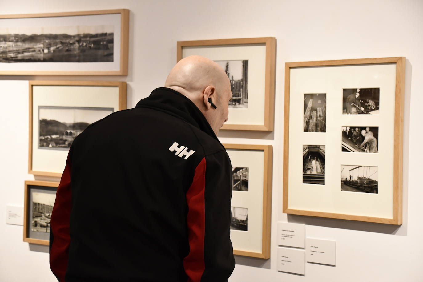 Avilés transforma su historia en fotografías