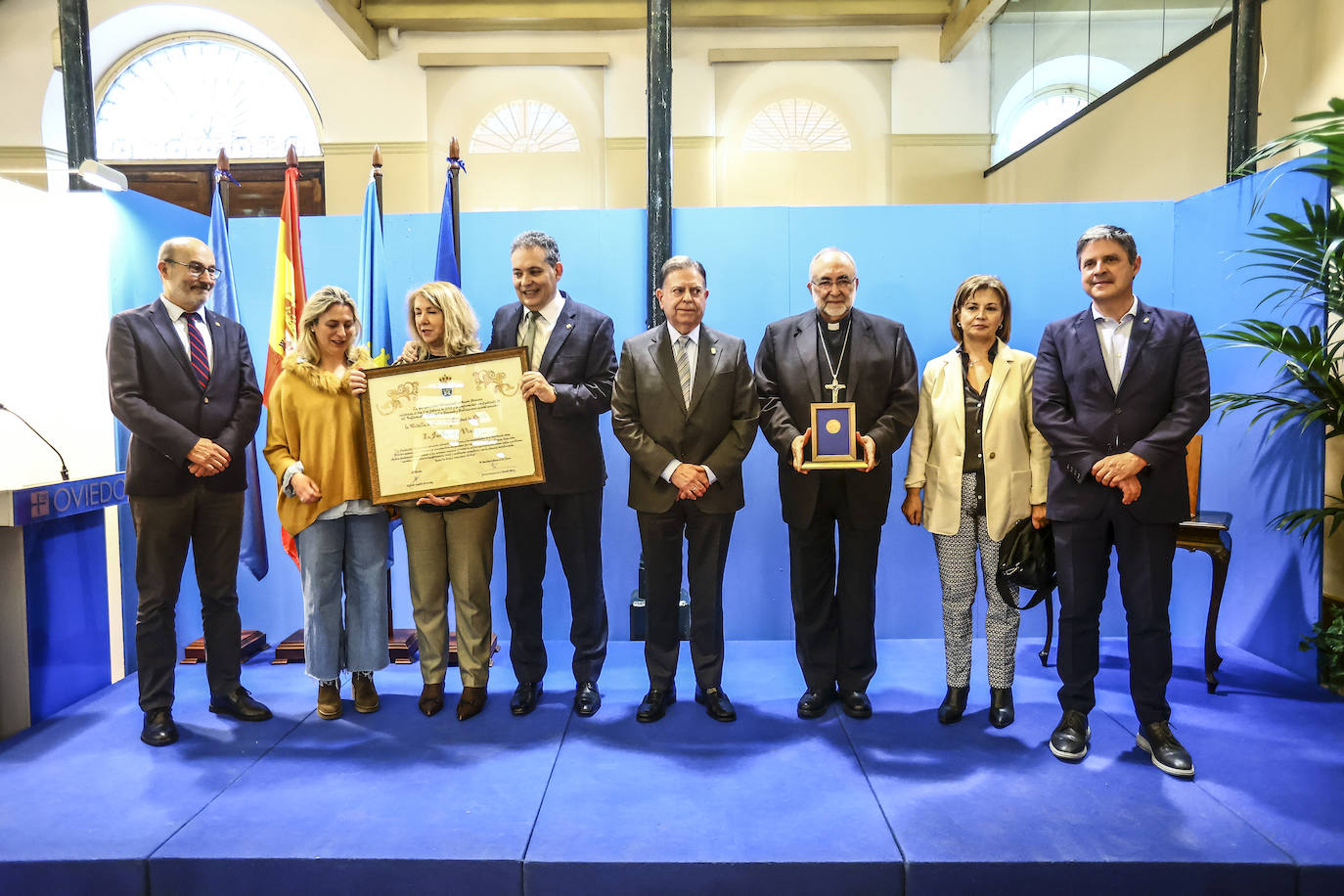 Oviedo reconoce a la Fundación Vinjoy