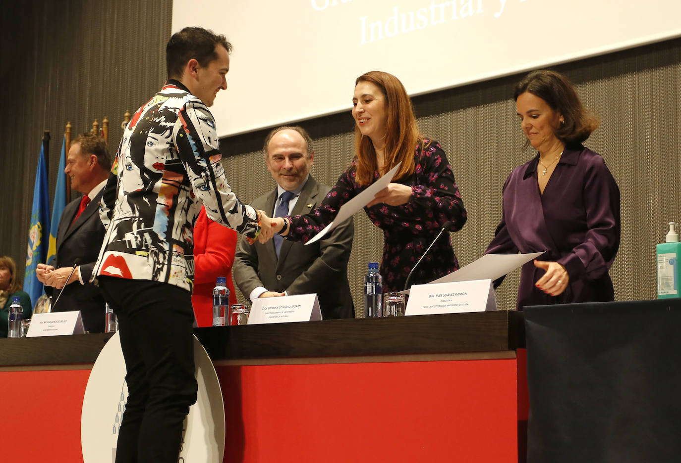 Entrega de diplomas en la Escuela Politécnica