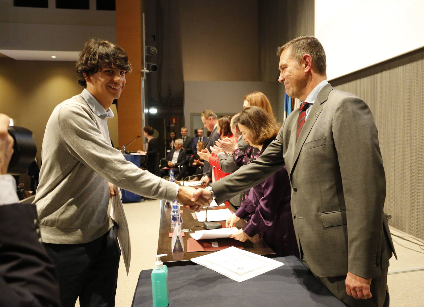 Entrega de diplomas en la Escuela Politécnica