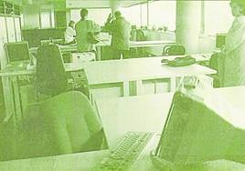 Los funcionarios habían comenzado ya a ocupar sus nuevos puestos.