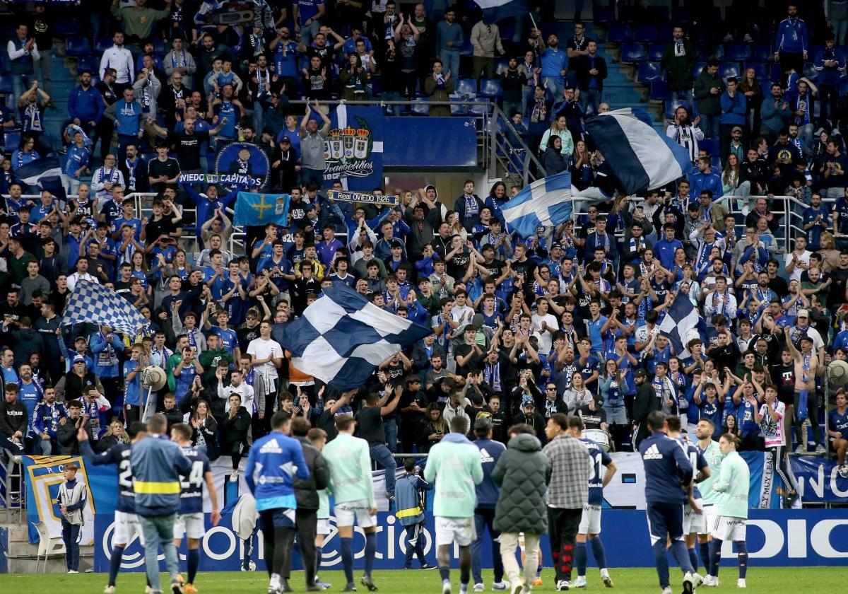 Un partido del Real Oviedo en el Tartiere.