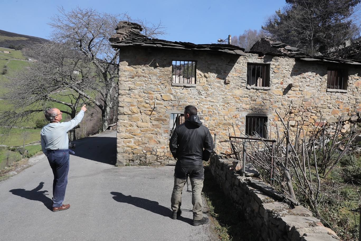 Las llamas se propagan sin descanso en Asturias