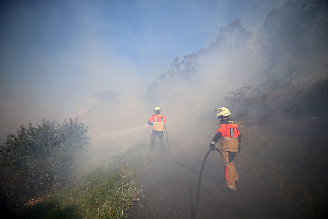 El fuego devasta Asturias