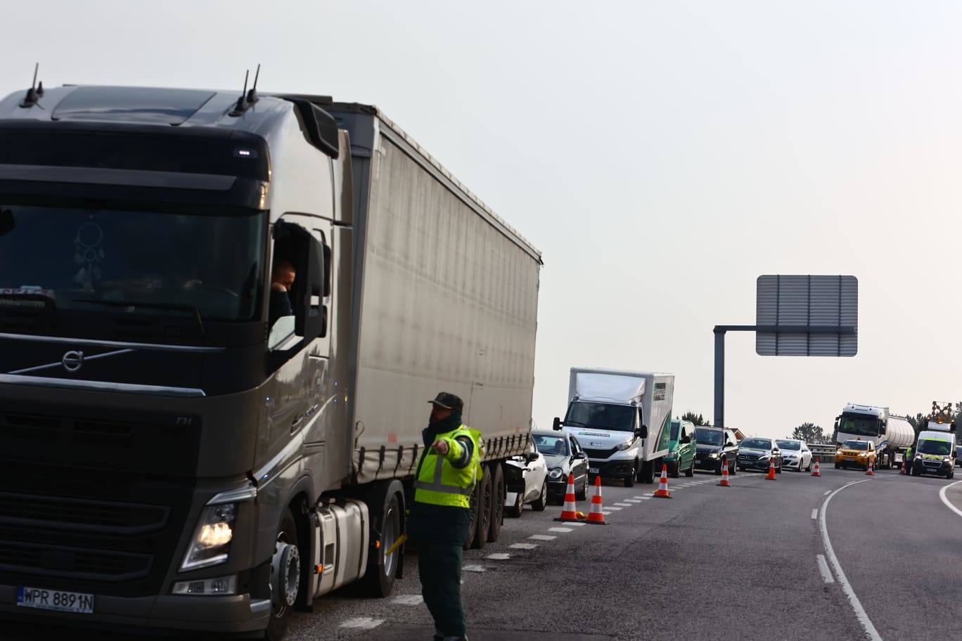 Retenciones en la A8 a la altura de Novellana