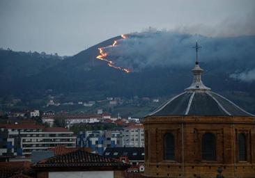 Fotos: el fuego devasta Asturias