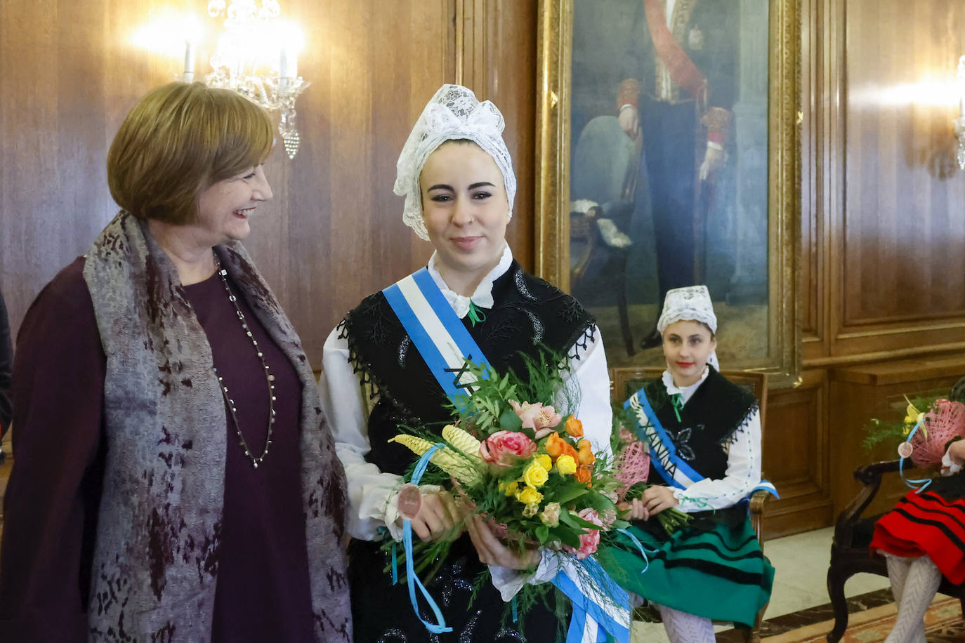 Imposición de bandas a la Xana, Xanina y damas