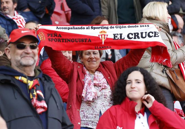 ¿Estuviste en el Sporting - Granada? ¡Búscate en las fotos!