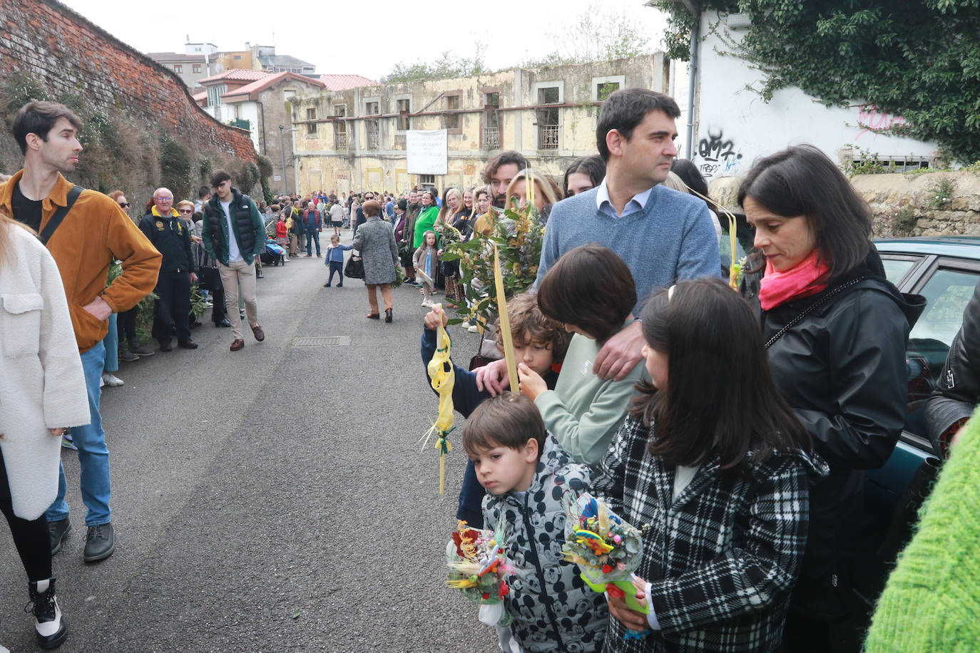 El Domingo de Ramos se celebra con entusiasmo en Pola de Siero