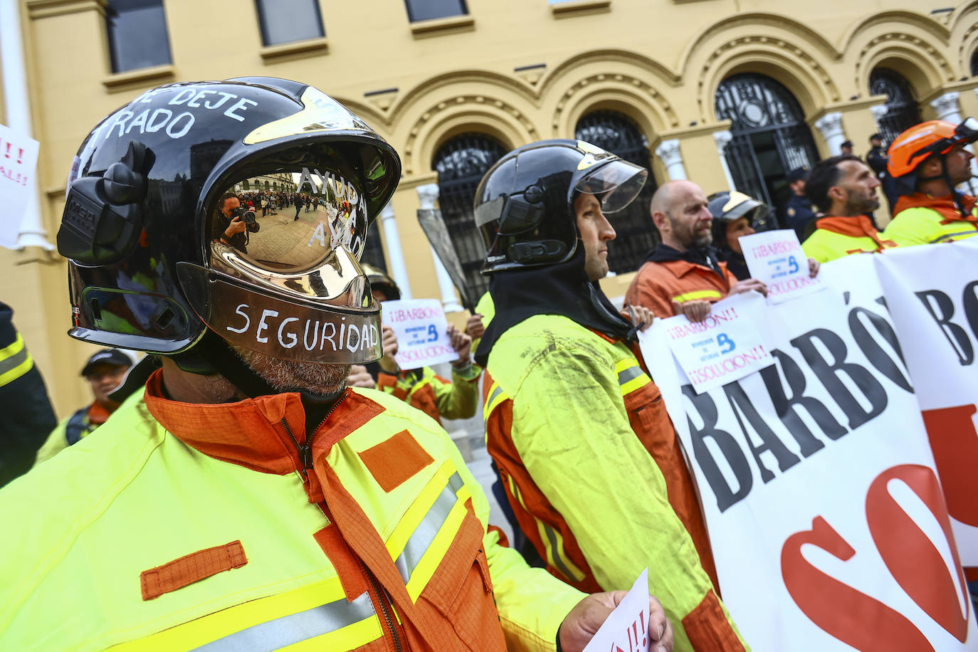 «Asturias no arde, la queman», claman ecologistas, bomberos y ganaderos