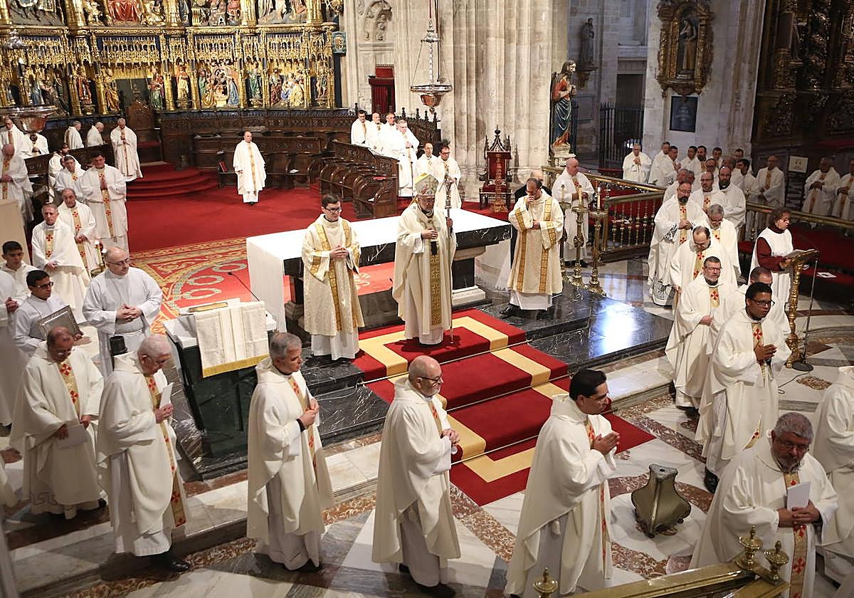 Misa Crismal en la Catedral de Oviedo.