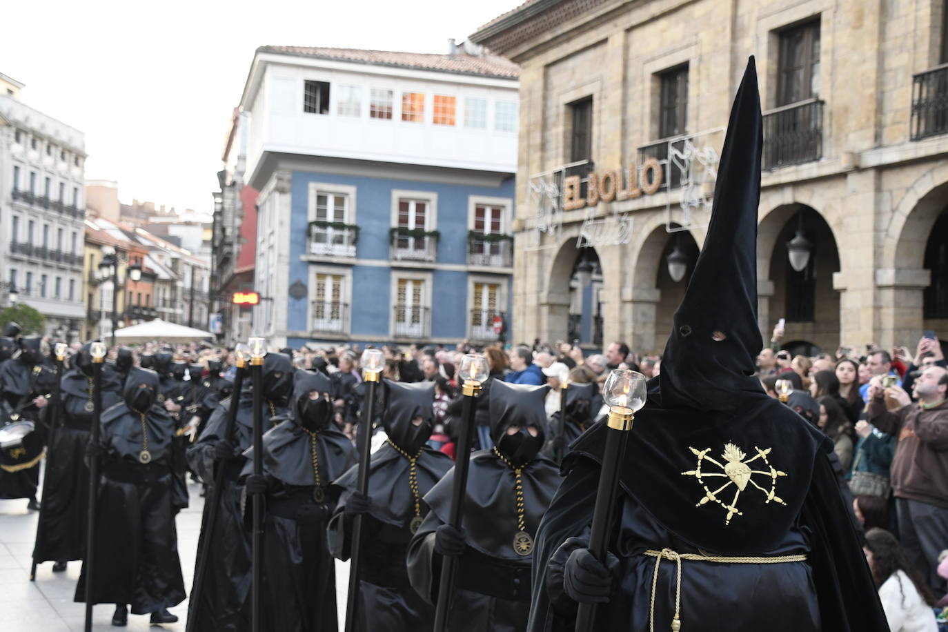 Una multitud arropa al Encuentro en Avilés